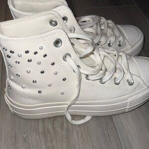 New studded platform converse size 6 women’s